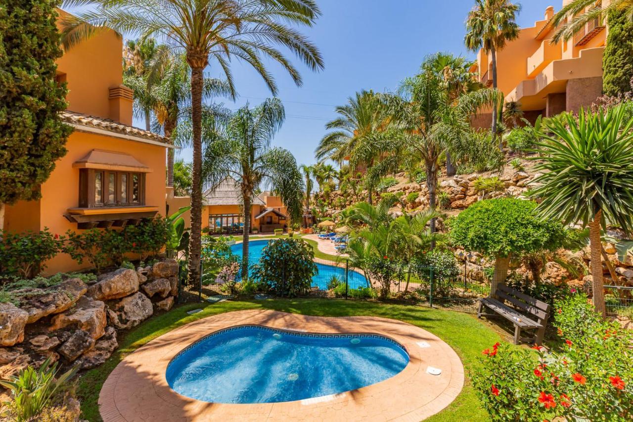 Garden Suite Beach & Relax Sitio de Calahonda エクステリア 写真